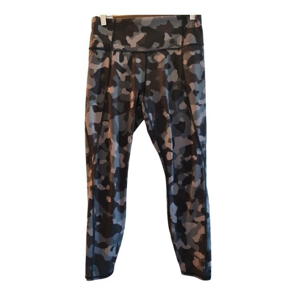 Athleta Lightning Camo 7/8 Tight , Gray Camo size M - Picture 5 of 8